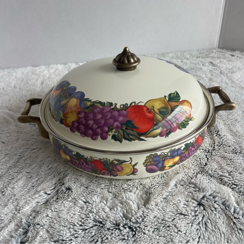 Cornucopia Enamel Cooking Dutch 10” Oven Pot Lid Fruit Design Brass Trim Cottage